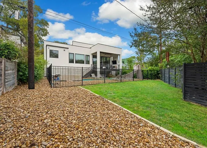 Central Contemporary W/ Pool And Spa Austin